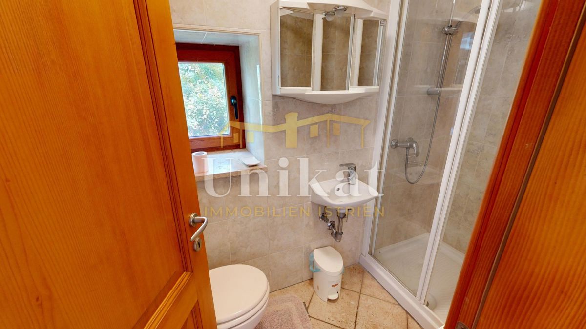 Casa in pietra ristrutturata con piscina